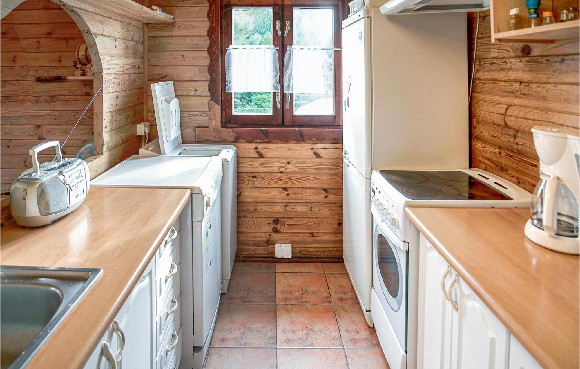 Nice Home In Mscice With Kitchen المظهر الخارجي الصورة